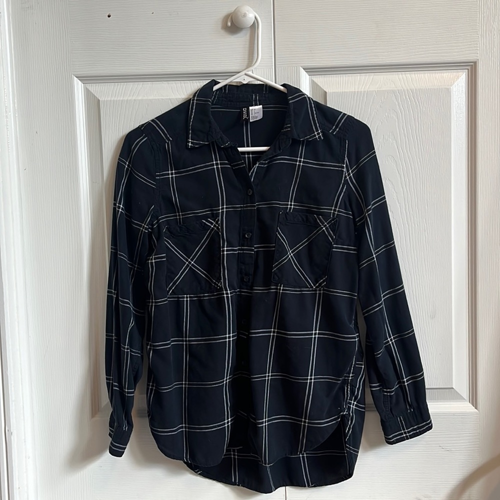 H&M DIVIDED plaid button-up